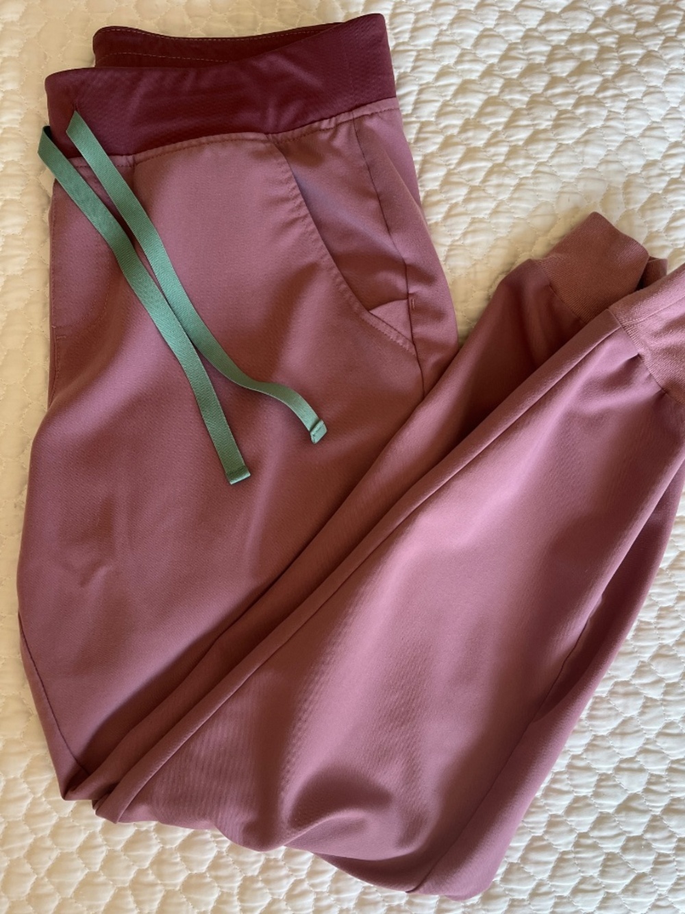 💗 FIGS Zamora Jogger Scrub Pants — Mineral Mauve 💗